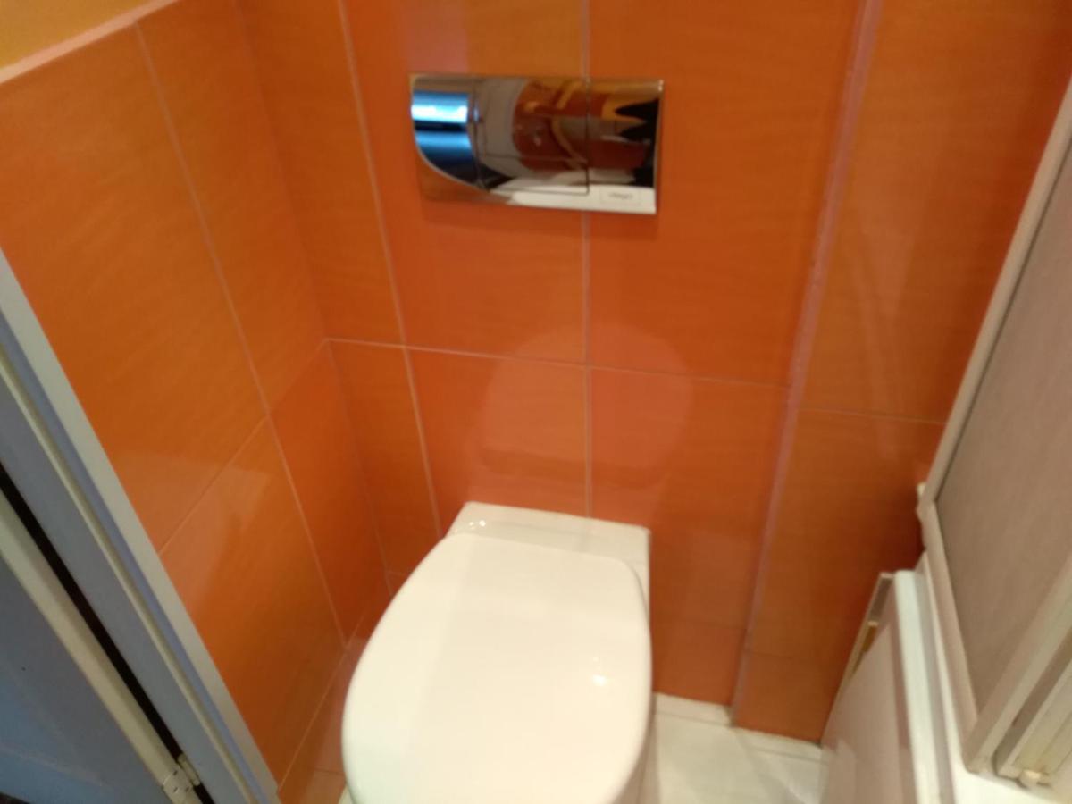 Brivibas 25 Apartamenti Ventspils Extérieur photo